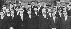 Abiturentia 1968. In der Mitte: der spätere Oberstufenkoordinator Winfried Schwarzkopf